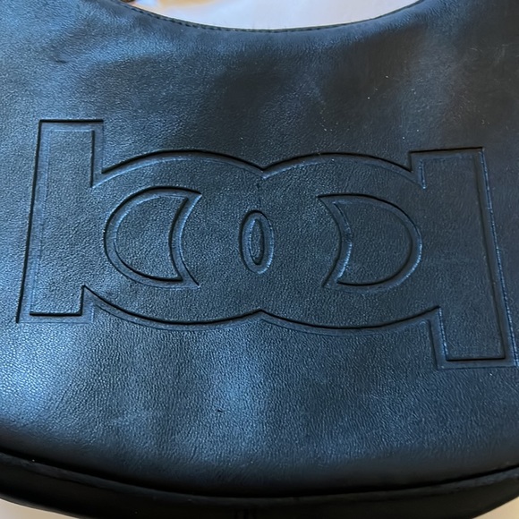 Over the shoulder Bebe Bag & Gorgeous Bebe leatherkitten heels size 8.5 - - Picture 10 of 13